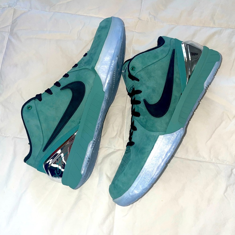 Nike Zoom Kobe 4 Girl Dad- Size 11 - Picture 1 of 8